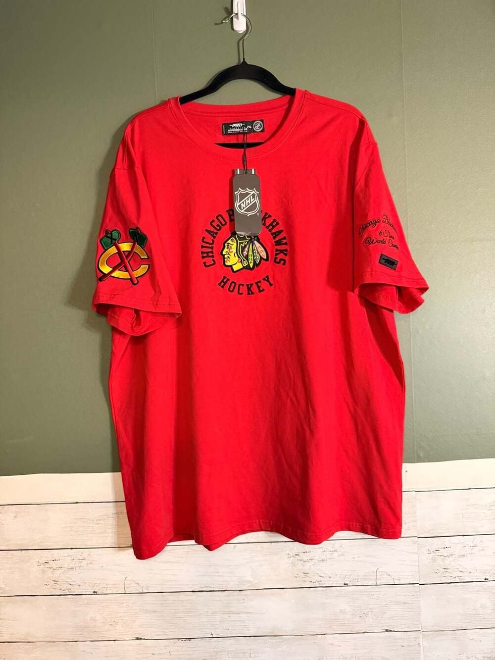 Pro Standard Chicago Blackhawks NHL Red T-Shirt Mens 2XL New HCB167523-RED